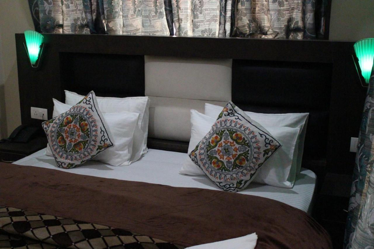 Hotel Samar Сринагар Экстерьер фото