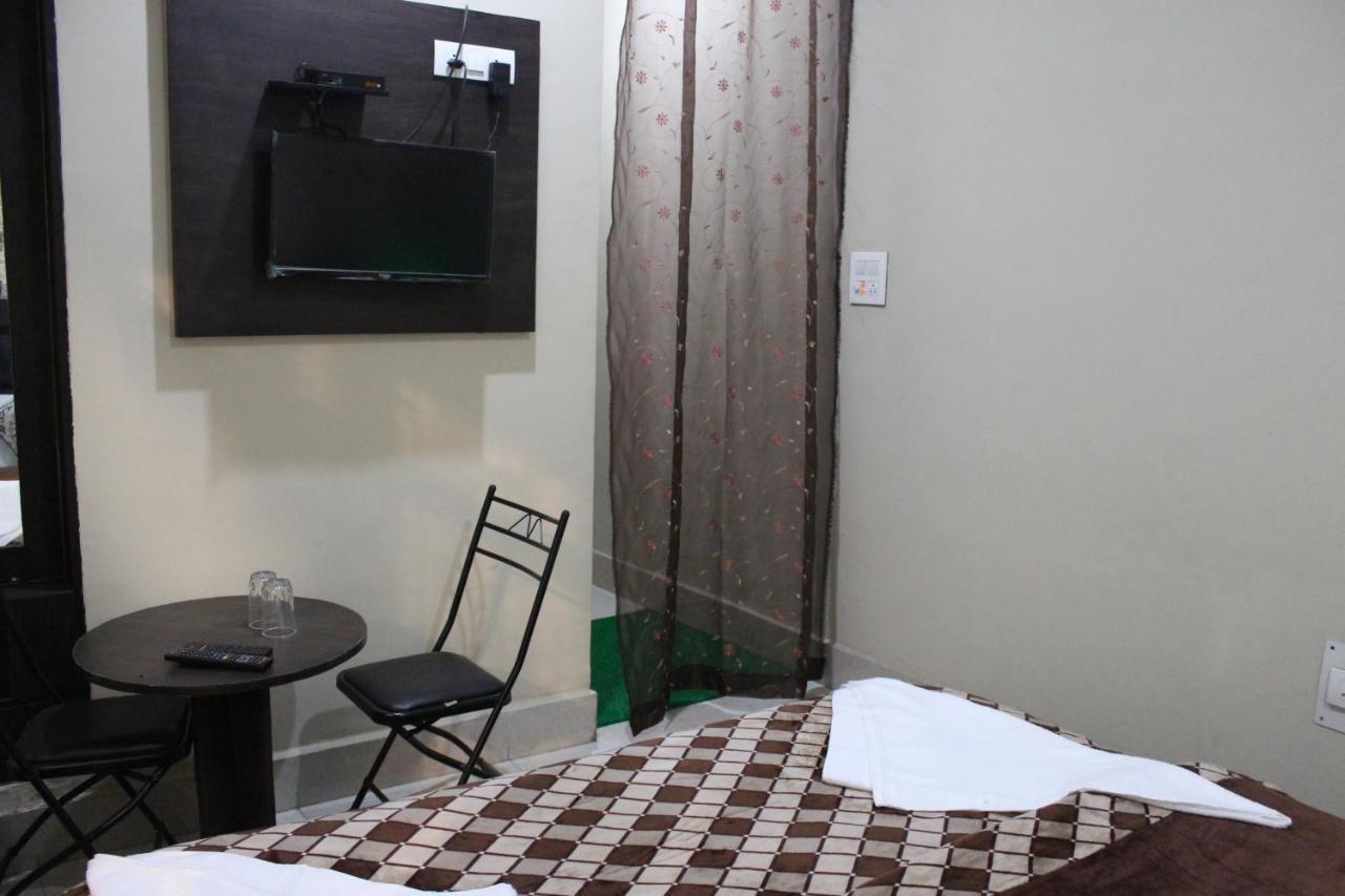 Hotel Samar Сринагар Экстерьер фото